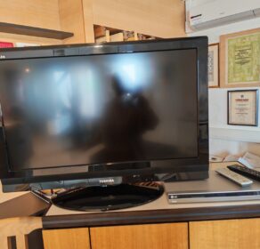 1 TV-Gerät, Toshiba