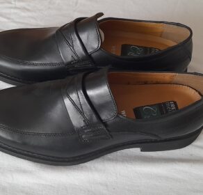 1 Paar Herrrenschuhe