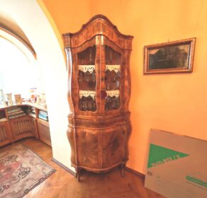 1 Vitrineneckschrank WZ