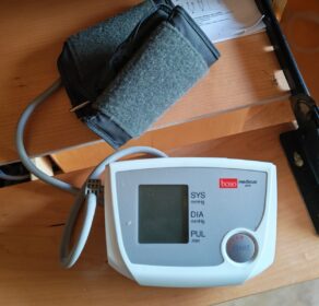 1 Blutdruckmessgerät WZ